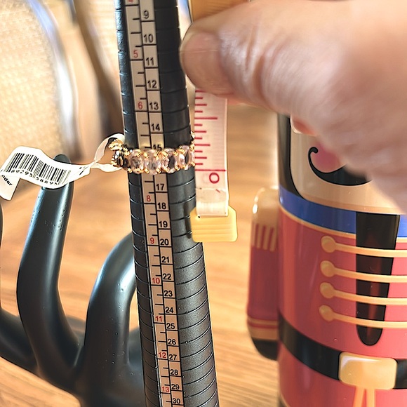 🌺NWTIBKurtGeigerLondonSparklingRhinestonesonesInfinityBand.signatureEagleHeadS:7 - Picture 10 of 10